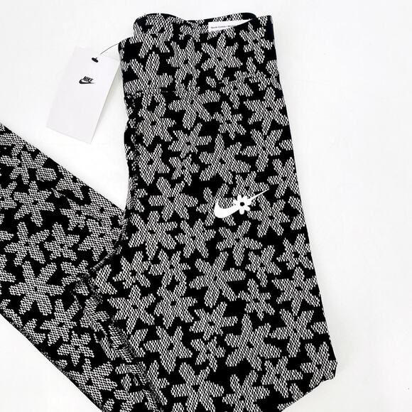 Nike Black Floral High Rise Leggings - Picture 3 of 8